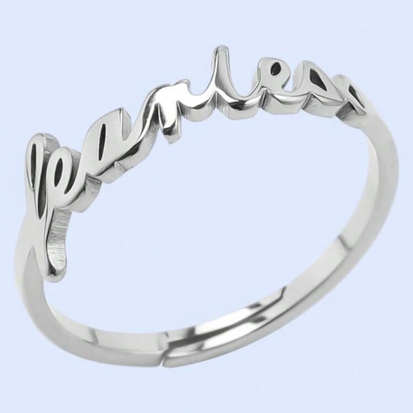 Taylor Swift Jewelry - *NEW* TAYLOR SWIFT Themed Fearless Ring in Silver